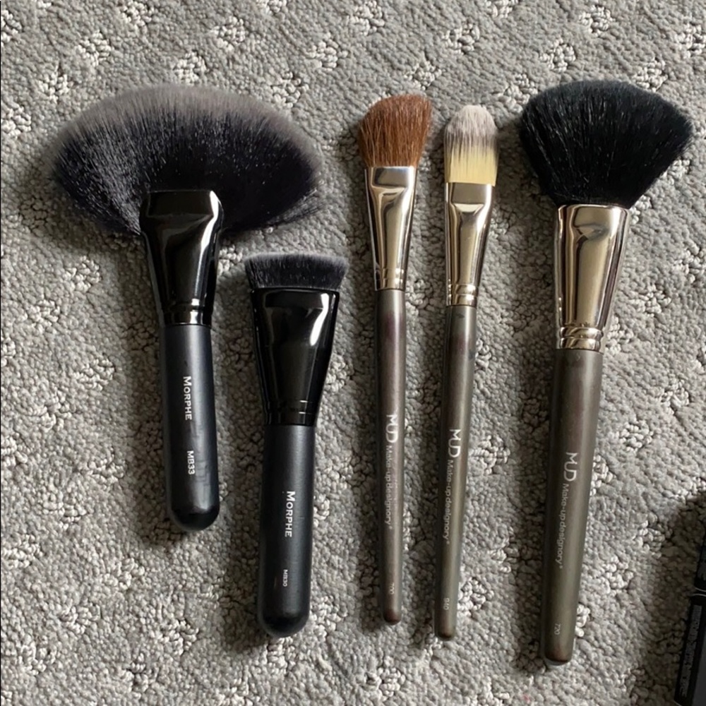 Face makeup brushes